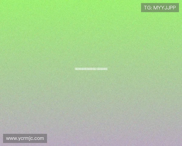 巴萨三名夏季新援捧甘伯杯合影 展现球队新气象 巴萨三名夏季新援捧甘伯杯合影 展现球队新气象